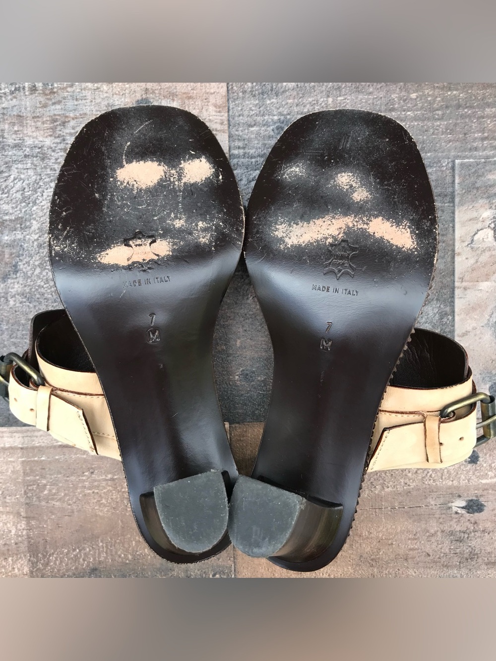 MICHAEL KORS 7 Suede Buckle Toe Loop Stacked Heel Embossed Leather Mule Sandals - Picture 11 of 16